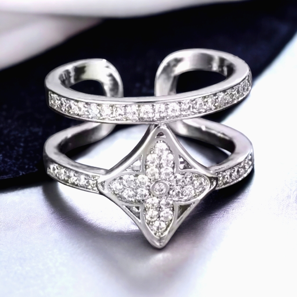 Silver Luxury Four Leaf Clover Pave Zircon Ring